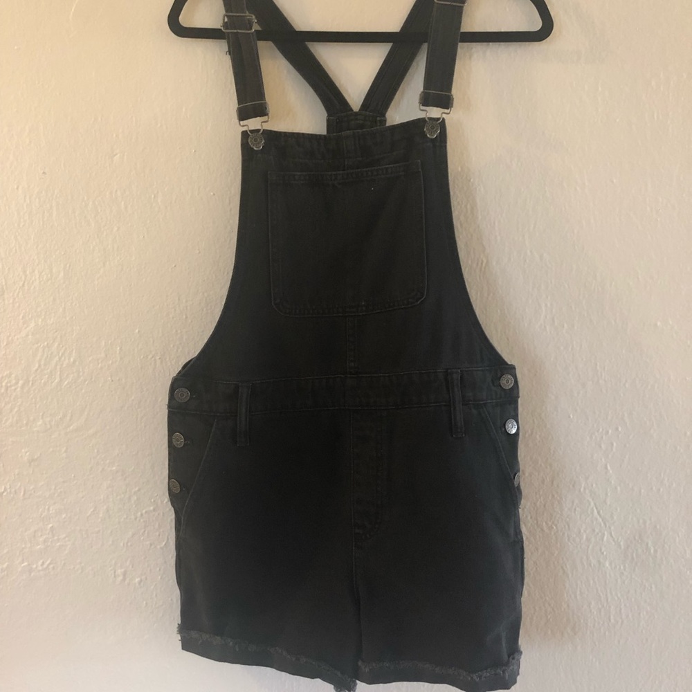 Madewell Adirondack Short Overalls in Washed Black